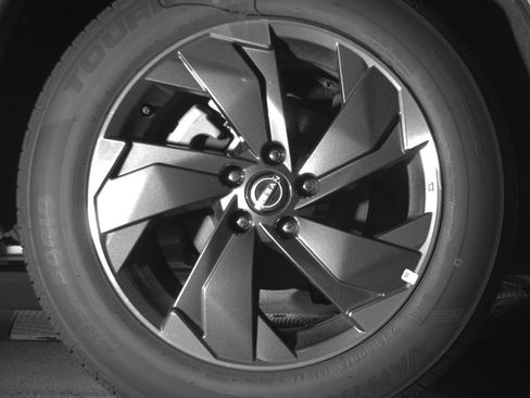 Used 2025 Nissan Rogue SV AWD/4WD image 15