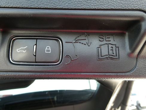 Used 2021 Ford Explorer Limited w/ Equipment Group 301A image 19