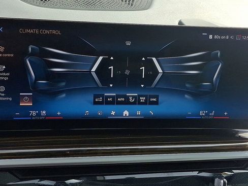 Used 2025 BMW X7 xDrive40i image 16