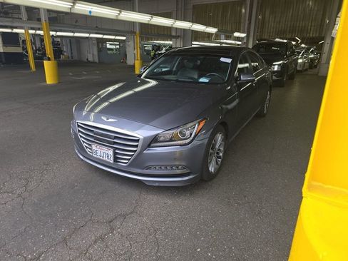 Used 2016 Hyundai Genesis 3.8 w/ Option Group 04 image 2