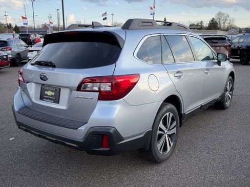 Used 2018 Subaru Outback 2.5i Limited image 6