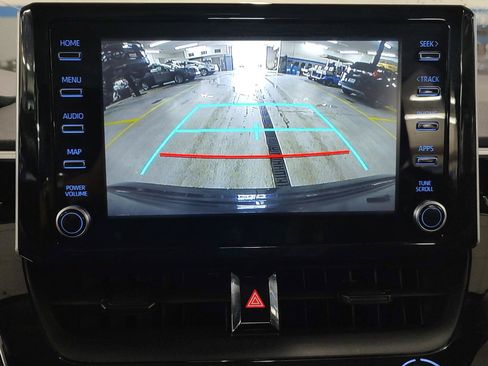 Used 2020 Toyota Corolla LE FWD image 9