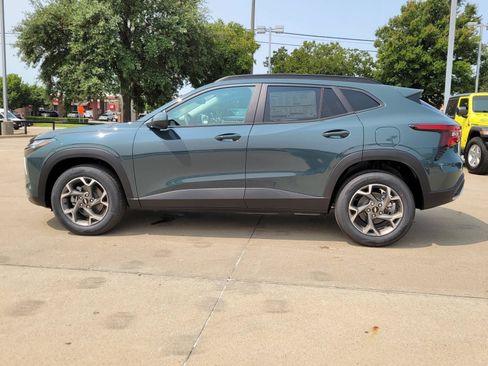 New 2026 Chevrolet Trax LT FWD image 2