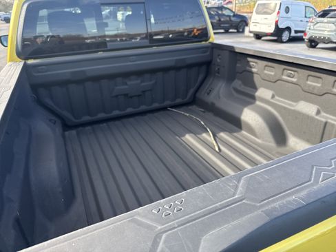 Used 2023 Chevrolet Colorado Trail Boss w/ Technology Package image 5