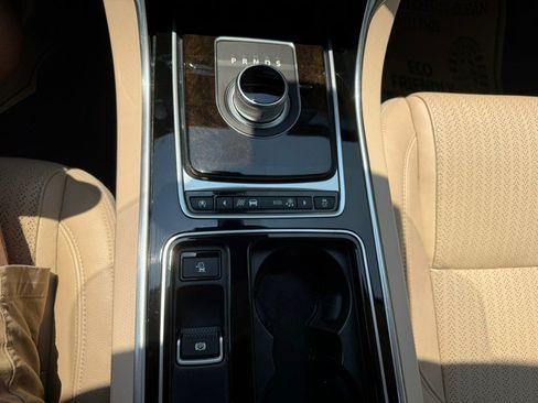 Used 2016 Jaguar XF Prestige AWD/4WD image 20