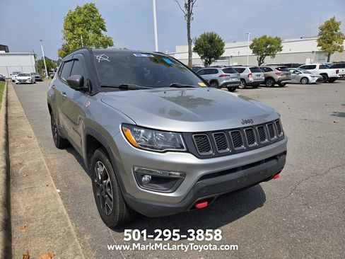 Used 2019 Jeep Compass Trailhawk AWD/4WD image 2