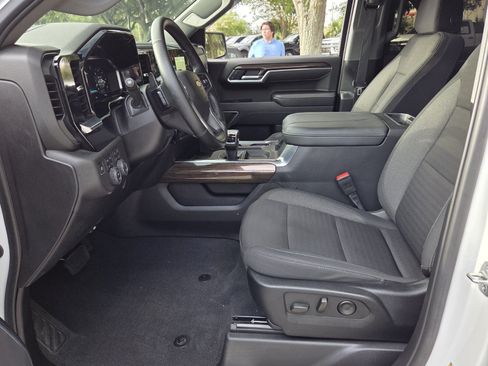 Used 2025 Chevrolet Silverado 1500 LT w/ Z71 Off-Road Package AWD/4WD image 13