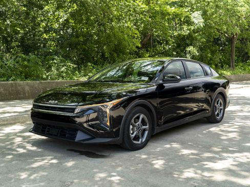 Used 2025 Kia K4 FWD image 5
