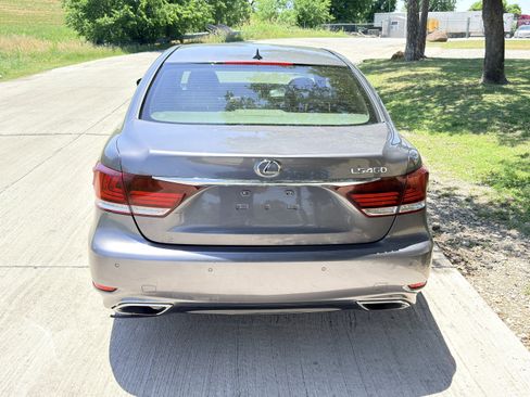 Used 2013 Lexus LS 460 w/ Comfort Pkg RWD image 7