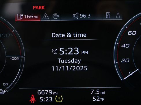 Used 2024 Audi e-tron GT Premium Plus w/ Performance Package image 26