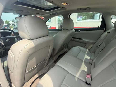 Used 2010 Chevrolet Impala LT w/ Luxury Edition Package FWD image 11