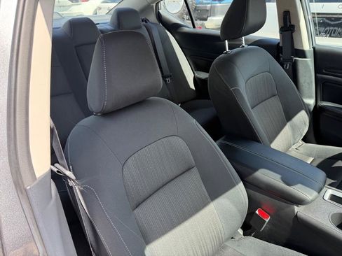 Used 2025 Nissan Altima 2.5 SV FWD image 35