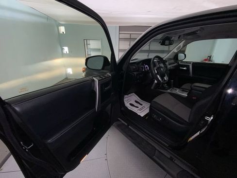 Used 2020 Toyota 4Runner SR5 AWD/4WD image 11
