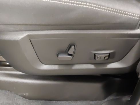 Used 2025 RAM 2500 Big Horn image 37