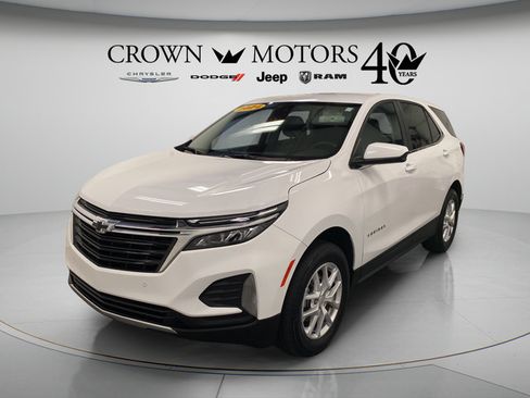 Used 2024 Chevrolet Equinox LT w/ LPO, Floor Liner Package AWD/4WD image 11