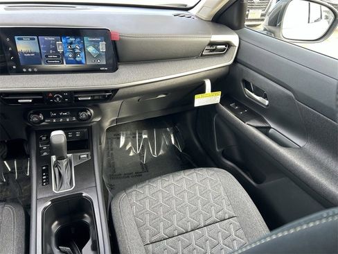 New 2026 Nissan Kicks SV FWD image 17