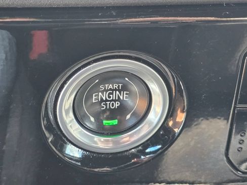Used 2023 Chevrolet Silverado 1500 LT AWD/4WD image 29