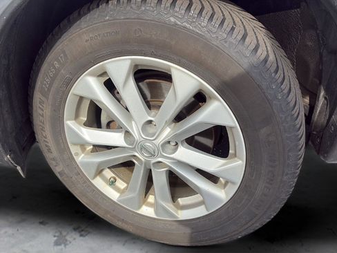 Used 2015 Nissan Rogue SV image 10