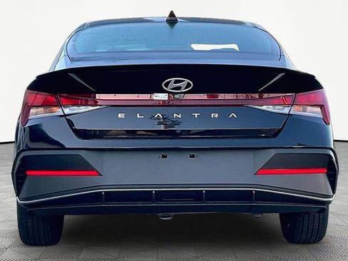 New 2026 Hyundai Elantra SEL Sport Premium FWD image 4