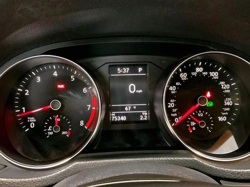 Used 2017 Volkswagen Passat 1.8T R-Line image 23