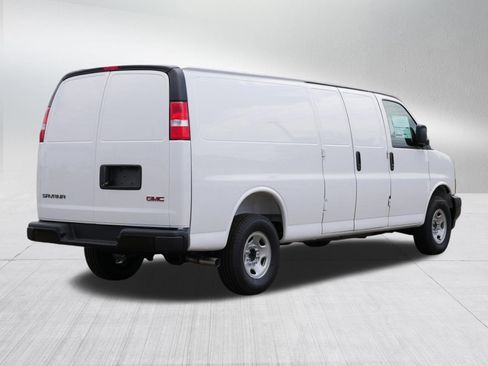 New 2026 GMC Savana 3500 Extended w/ Driver Convenience Package RWD image 5