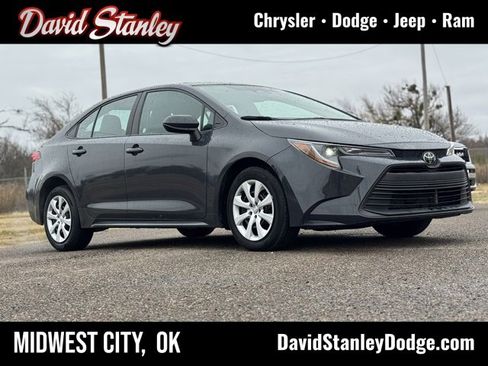 Used 2024 Toyota Corolla LE image 1