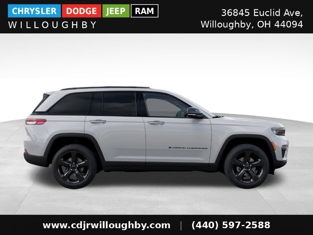 New 2025 Jeep Grand Cherokee Limited w/ Black Appearance Package AWD/4WD image 24