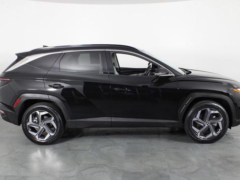 Certified 2022 Hyundai Tucson Limited AWD/4WD image 12