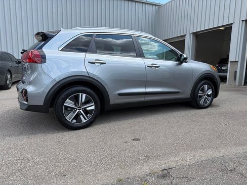 Used 2022 Kia Niro LXS FWD image 7