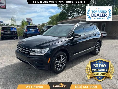 Used 2020 Volkswagen Tiguan SE image 1