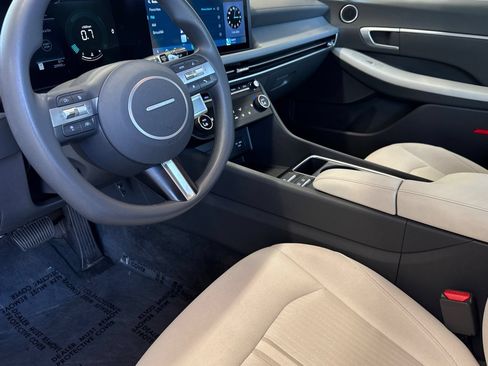 Used 2025 Hyundai Sonata SEL FWD image 10