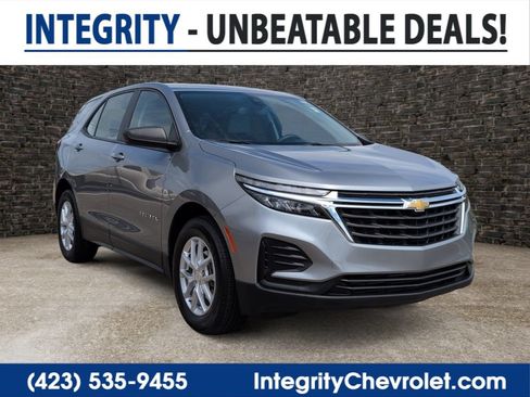 Used 2024 Chevrolet Equinox LS FWD image 1