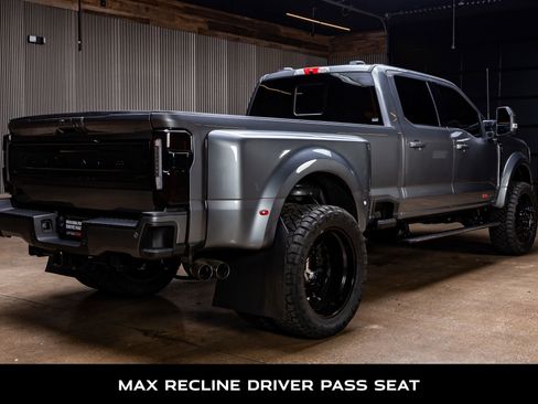 Used 2025 Ford F450 Platinum w/ Platinum Plus Package image 9