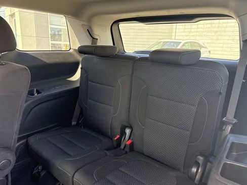 Used 2023 GMC Acadia SLE w/ Driver Convenience Package image 19