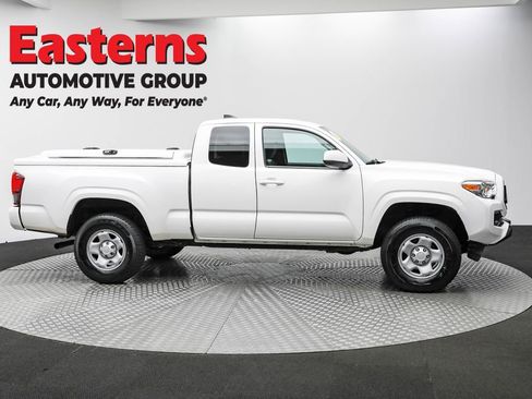 Used 2022 Toyota Tacoma SR w/ SR Convenience Package image 4