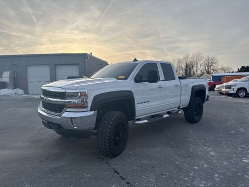 Used 2017 Chevrolet Silverado 1500 LT w/ All Star Edition image 3