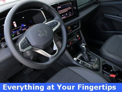 New 2025 Volkswagen Taos SE