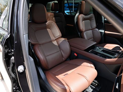 Used 2026 Lincoln Aviator Reserve AWD/4WD image 58