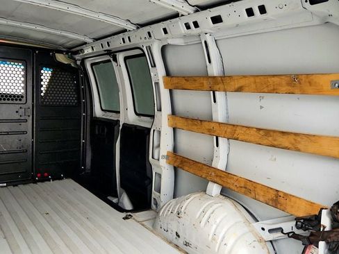 Used 2019 GMC Savana 2500 w/ Driver Convenience Package image 21