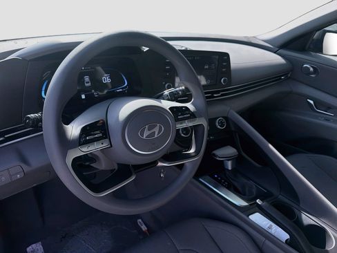 New 2026 Hyundai Elantra SE FWD image 8