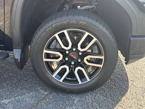 Used 2022 GMC Sierra 1500 AT4 w/ AT4 Premium Package AWD/4WD image 11