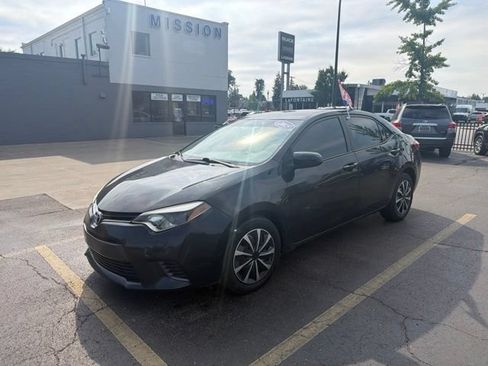 Used 2015 Toyota Corolla LE FWD image 3