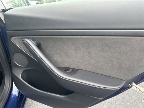 Used 2023 Tesla Model 3 Performance image 17