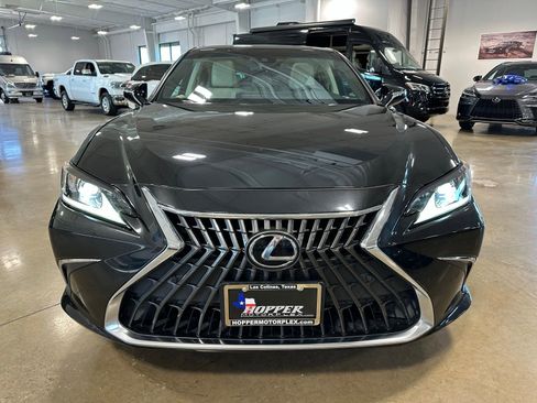Used 2022 Lexus ES 350 w/ Premium Package image 2