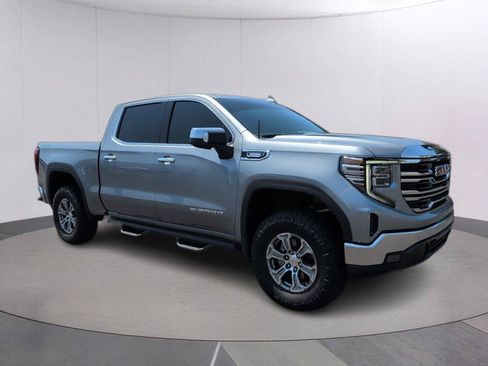Used 2024 GMC Sierra 1500 SLT AWD/4WD image 9