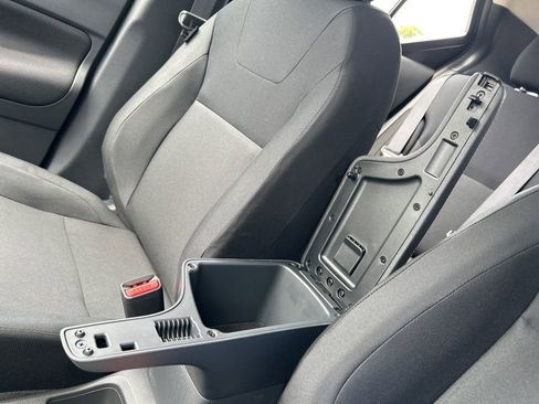 New 2025 Nissan Kicks Play S image 30