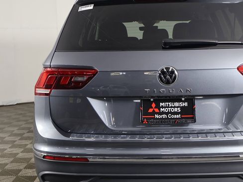 Used 2024 Volkswagen Tiguan SE image 14