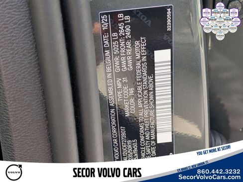 Certified 2026 Volvo XC40 B5 Plus AWD/4WD image 33
