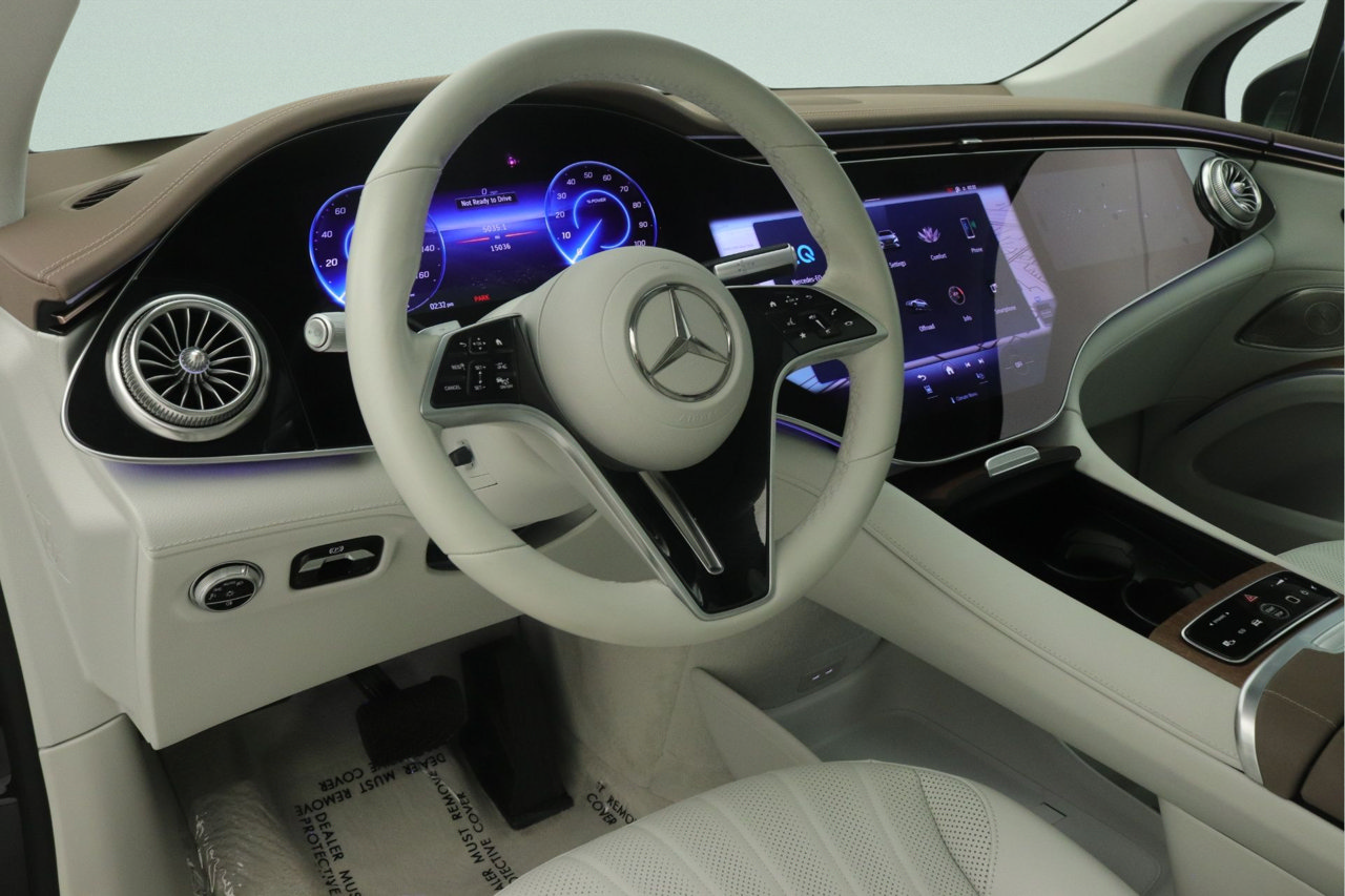 Used 2023 Mercedes-Benz EQS 580 4MATIC SUV image 14