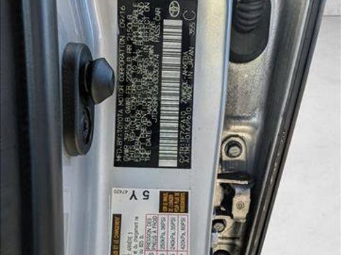 Used 2017 Toyota Prius Two image 19